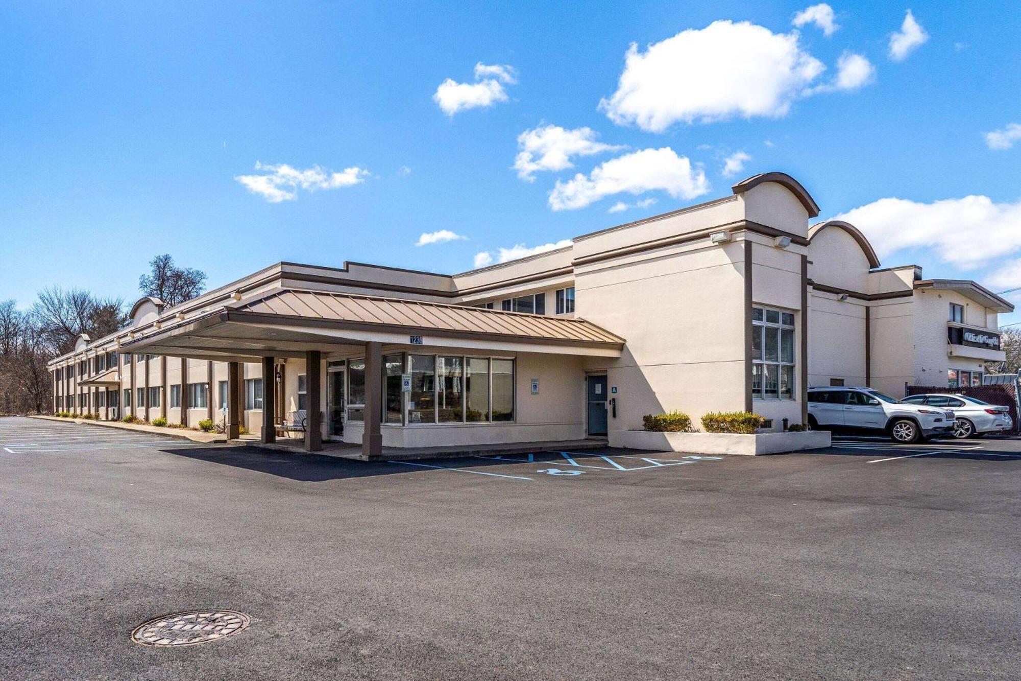 4 Budget Hotels Near Albany Pine Bush Preserve Worth Booking