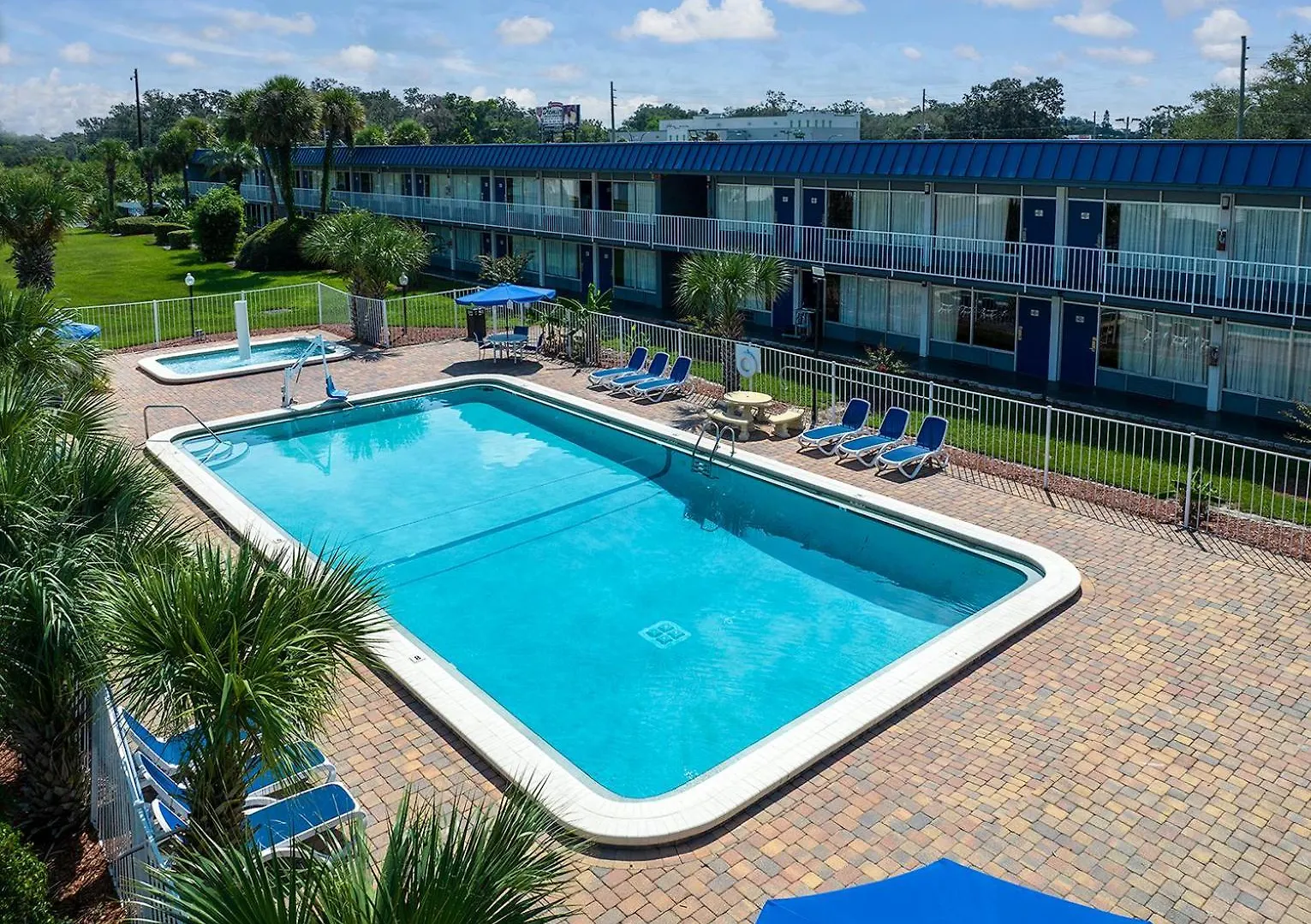 7 Budget Hotels Near Mall at Millenia Worth Booking